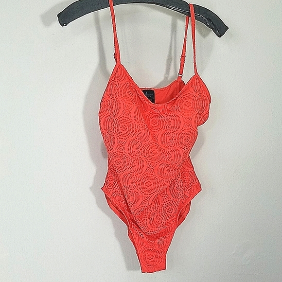 Swimsuit one piece red Mesh lined built-in bra Large - Picture 2 of 9